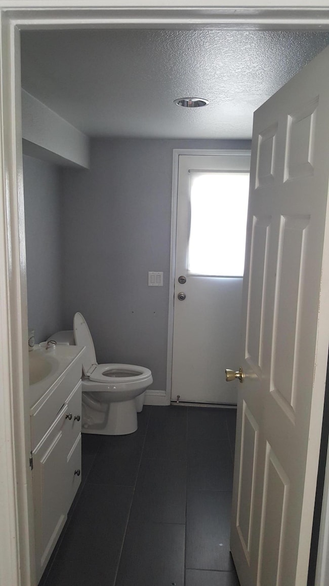 147 E Avenue r2, Palmdale, CA 93550 - photo 6