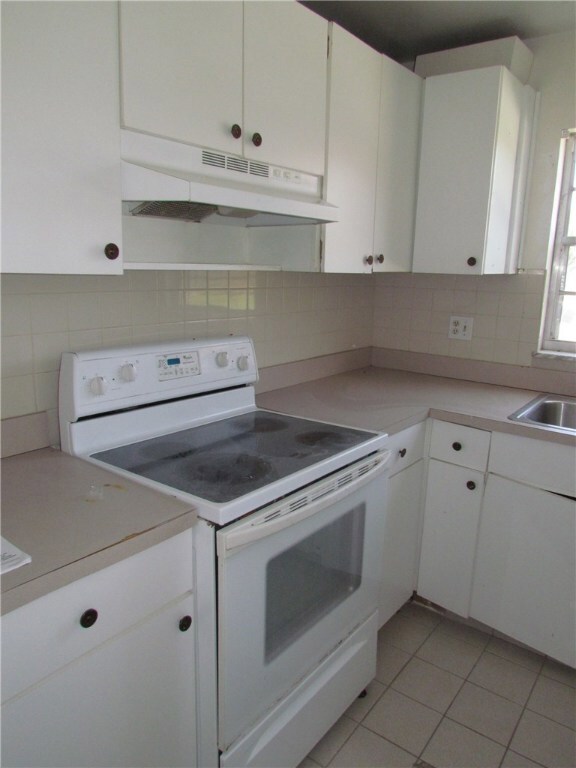 Compact but spacious with lots of upper and lower