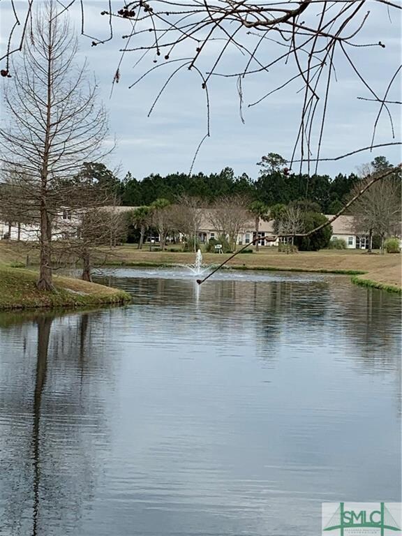 The long view of the lagoon with fountain can be e