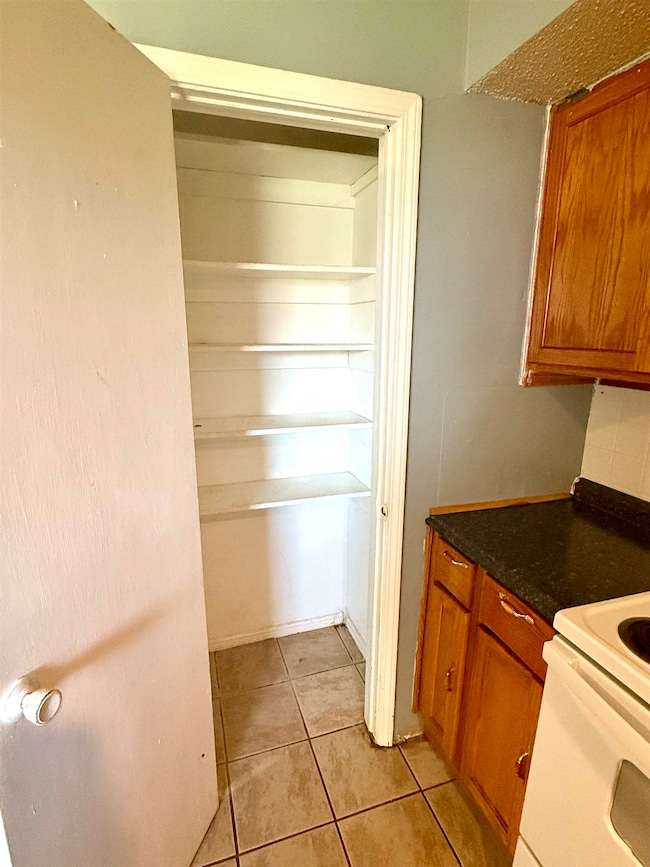 1410 N Ferguson St, Enid, OK 73701 - photo 6