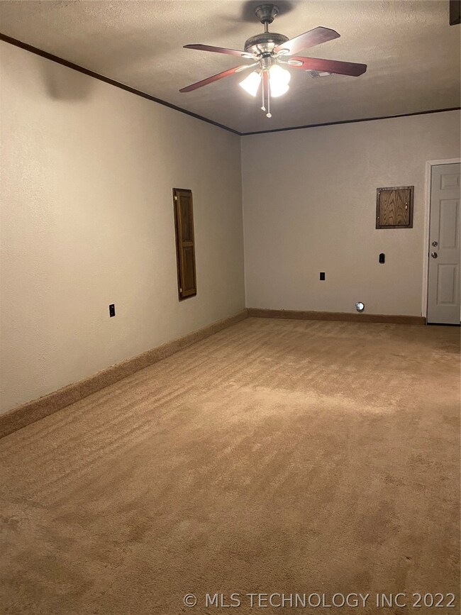 902 W 24th St, Ada, OK 74820 - photo 6