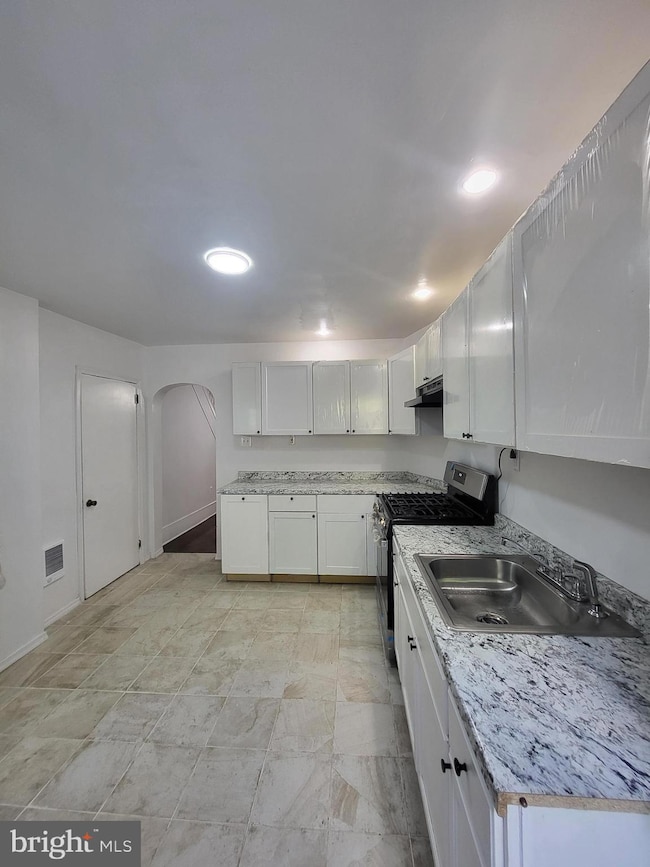 221 E Cameron St, Shamokin, PA 17872 - photo 6