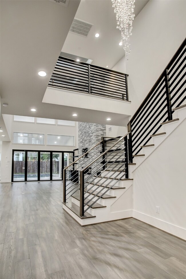 1459 Lamonte Ln, Houston, TX 77018 - photo 5