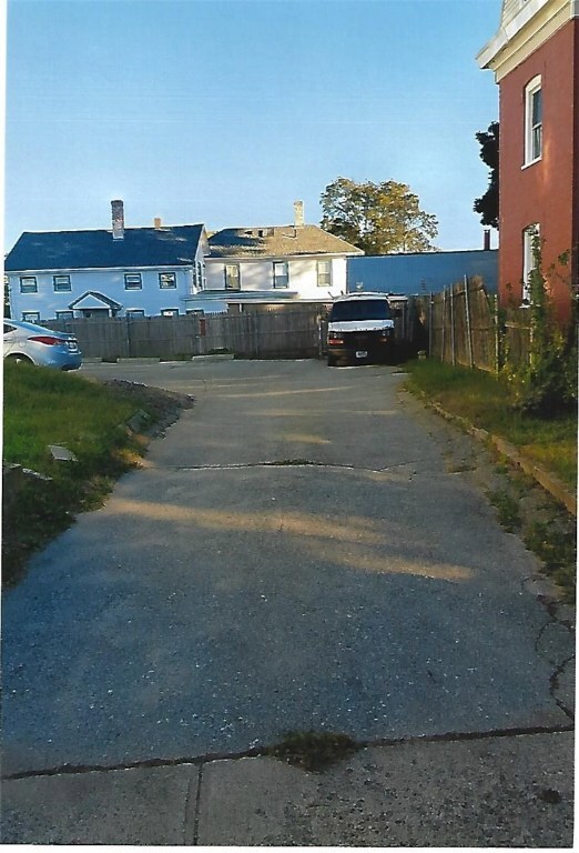 79 Randall St, Pawtucket, RI 02860 - photo 4