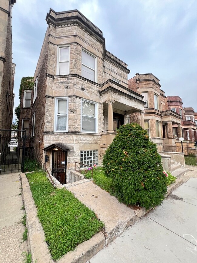 6230 S Langley Ave, Chicago, IL 60637 - photo 2