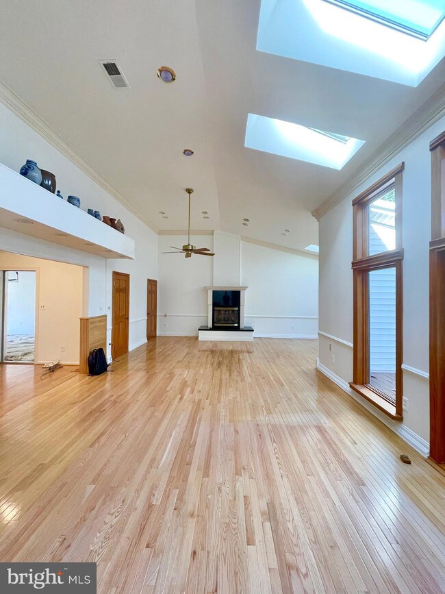 4305 Hollowview Ct, Fairfax, VA 22032 - photo 7