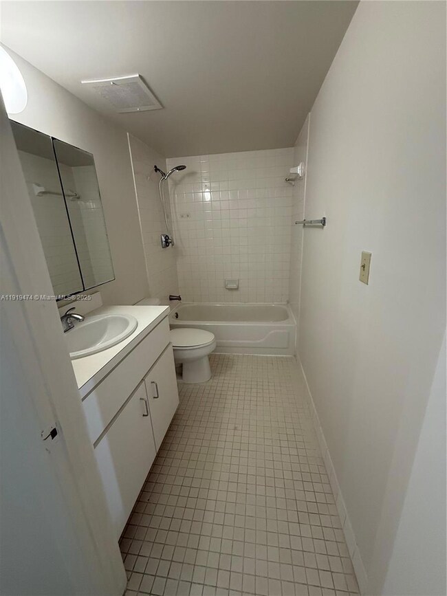 5717 SW 72nd St unit 5717, Miami, FL 33143 - photo 4