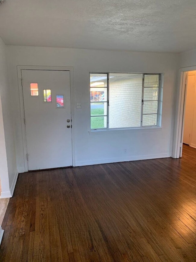 7602 Weyburn St, Houston, TX 77028 - photo 3