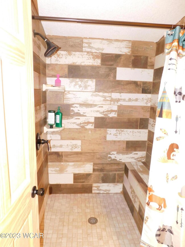 208 master shower