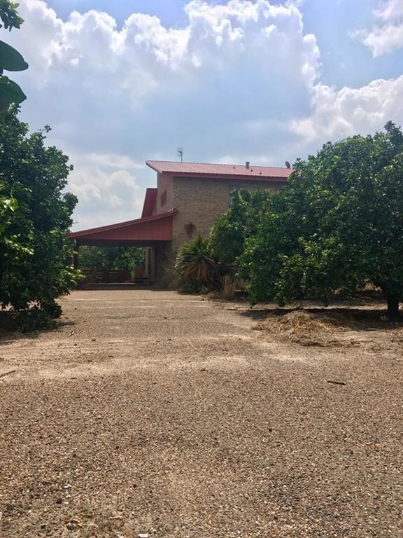 300 N Hutto Rd, Donna, TX 78537 - photo 3