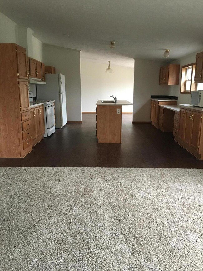 443 Mount Vernon Ave, Thornville, OH 43076 - photo 3