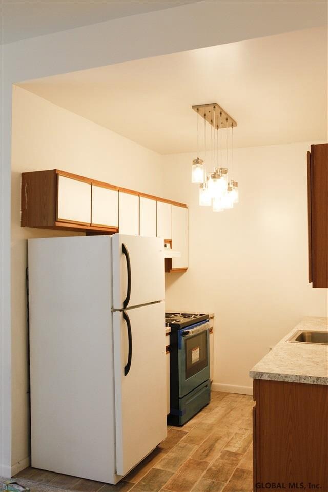 252 Hudson Ave unit B, Albany, NY 12210 - photo 2