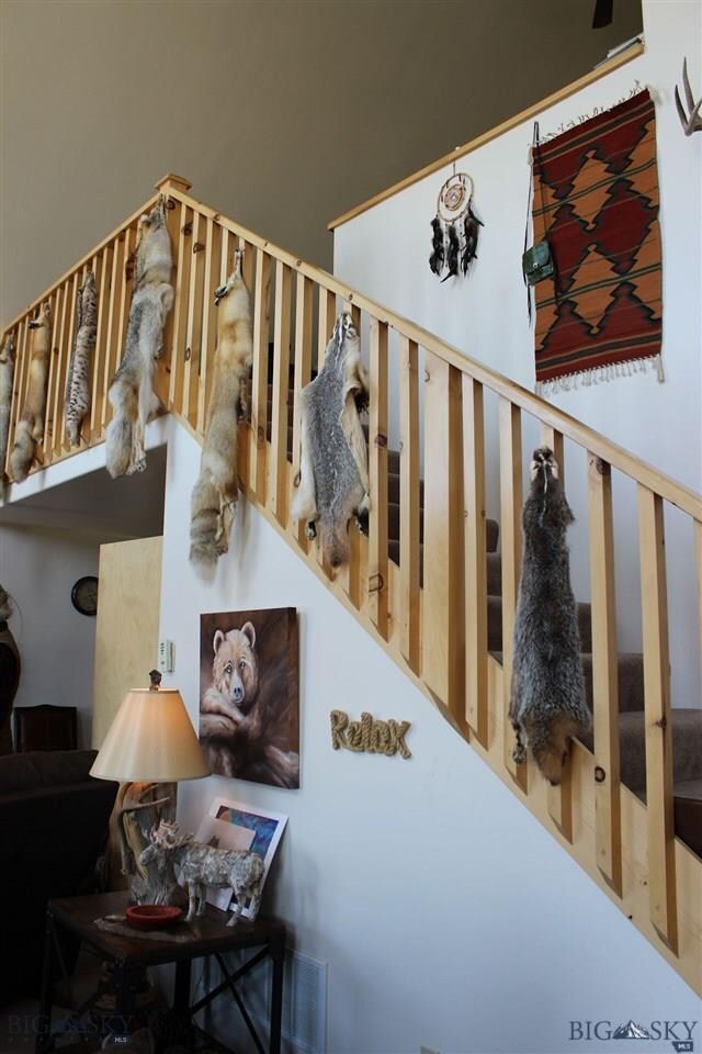 stairs to masterbedroom