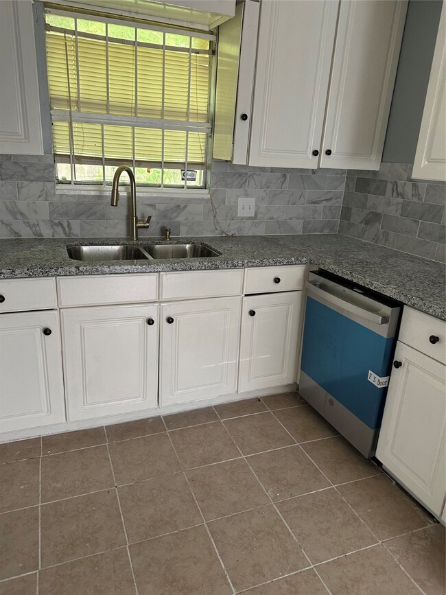 4009 Alice St, Houston, TX 77021 - photo 6