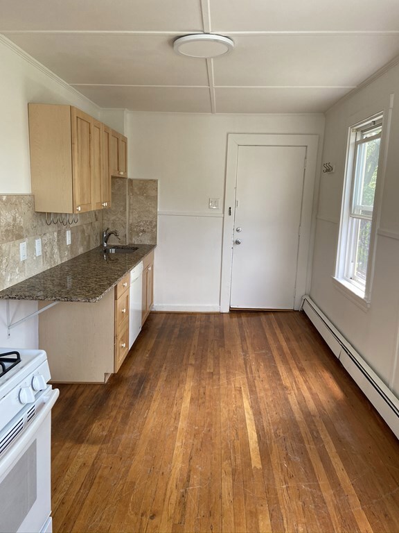 148 5th St unit 5, Cambridge, MA 02141 - photo 2