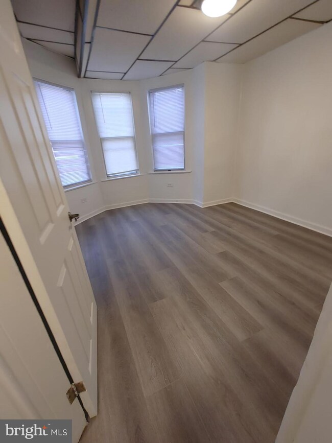 208 N Avondale St, Philadelphia, PA 19139 - photo 6