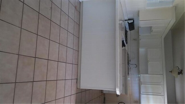 8242 Loma Terrace Rd, El Paso, TX 79907 - photo 7