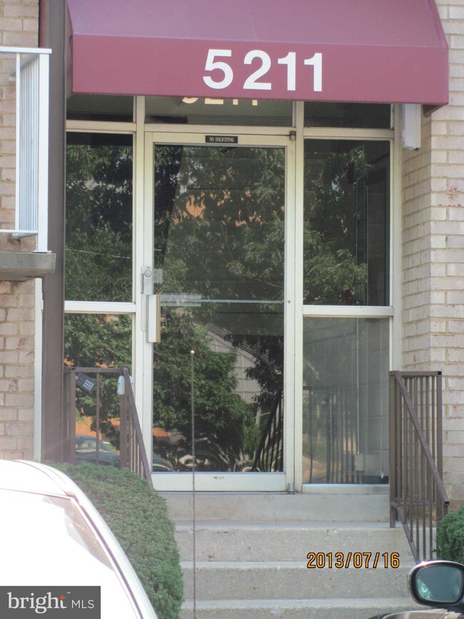 5211 Newton St unit 101, Bladensburg, MD 20710 - photo 3
