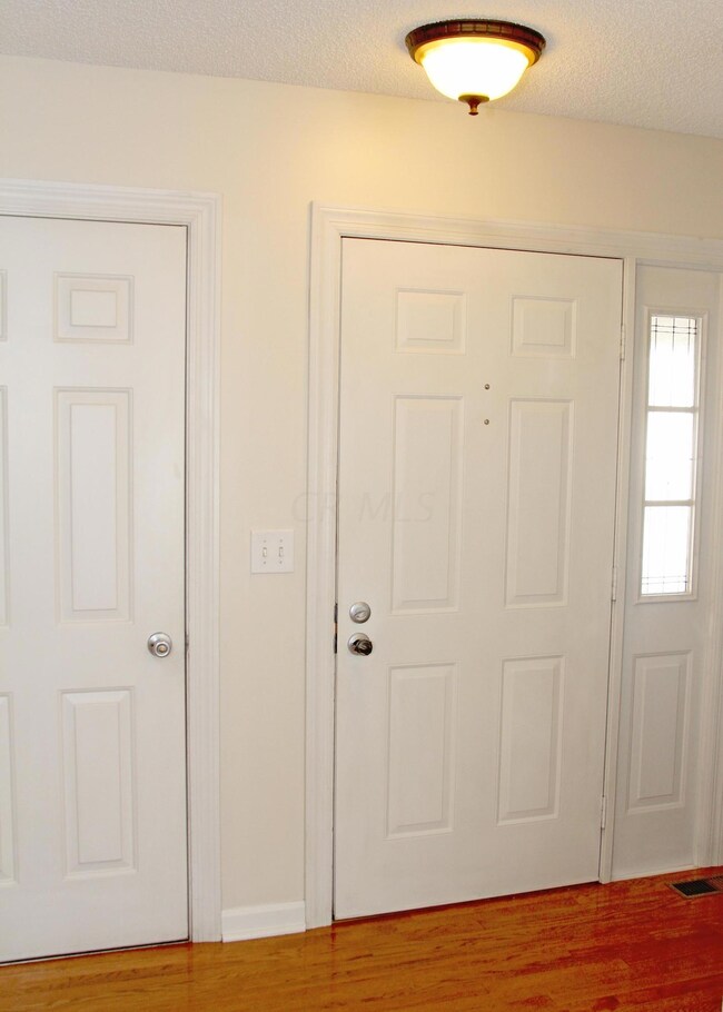 2525 Maxim Ln unit 40C, Columbus, OH 43235 - photo 2