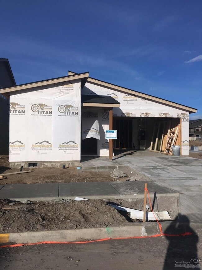 3649 SW Badger Ct, Redmond, OR 97756 - photo 3