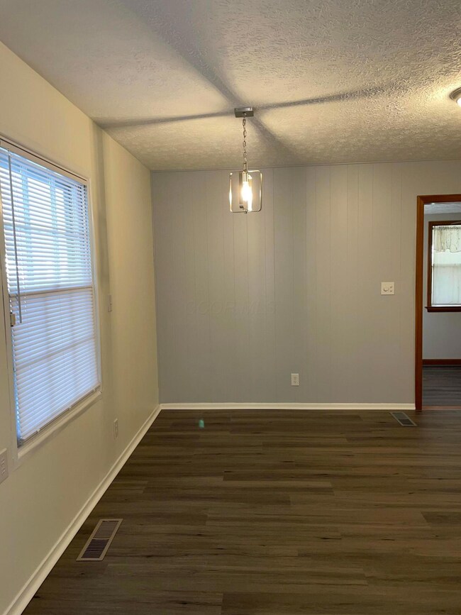 2743 Dolby Dr, Columbus, OH 43207 - photo 7