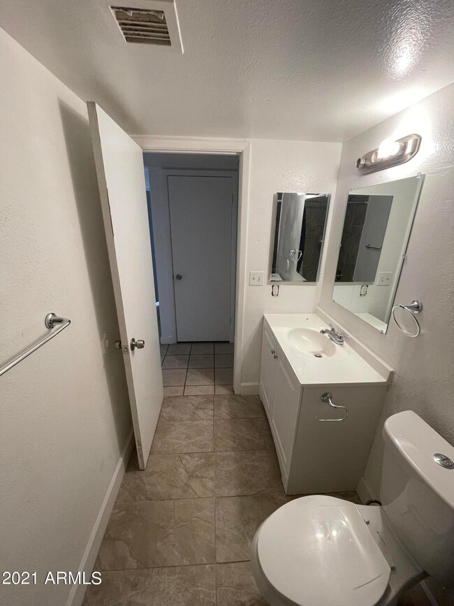 2692 N 43rd Ave unit 31A, Phoenix, AZ 85009 - photo 6