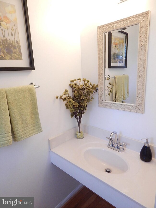 4199 Stockbridge Dr unit 9D, Dumfries, VA 22025 - photo 7