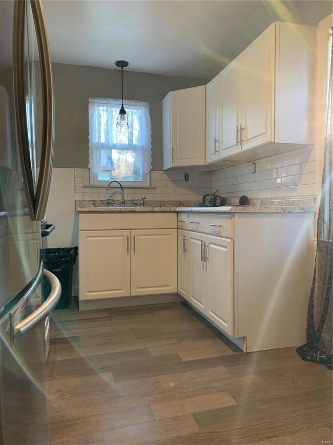 814 Walnut St, Hannibal, MO 63401 - photo 2