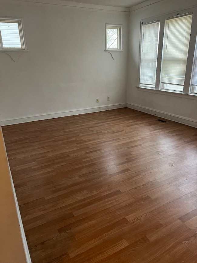 8416 S Euclid Ave, Chicago, IL 60617 - photo 2