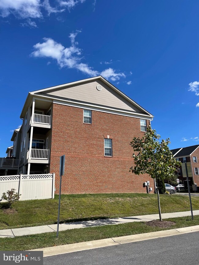 11452 Stockport Place, White Plains, MD 20695 - photo 3