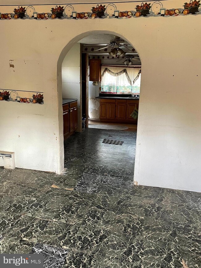 102 E 5th St, Williamstown, PA 17098 - photo 5