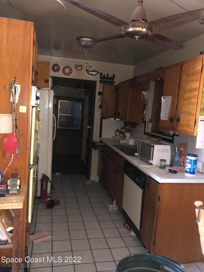 KITCHEN GALLY
