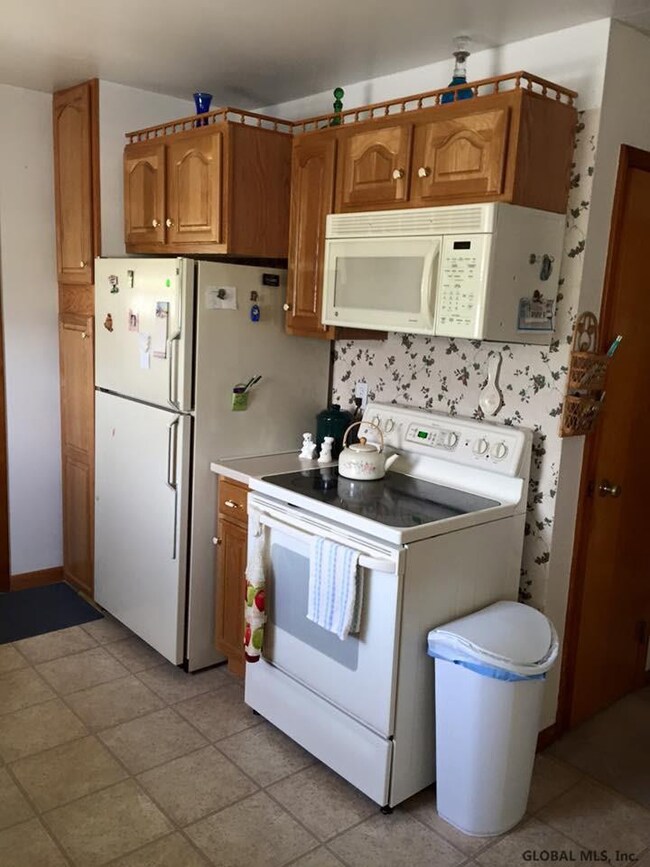 36 121st St, Troy, NY 12182 - photo 5