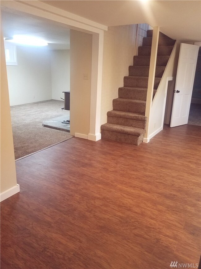 504 NW Clark Ave, Winlock, WA 98596 - photo 2