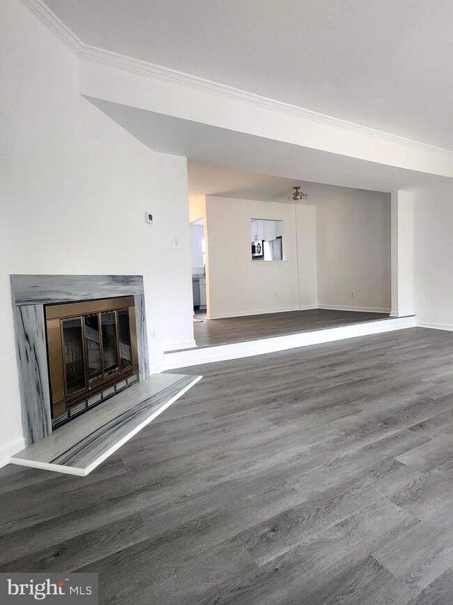 1002 Barnesbury Ct, Capitol Heights, MD 20743 - photo 2