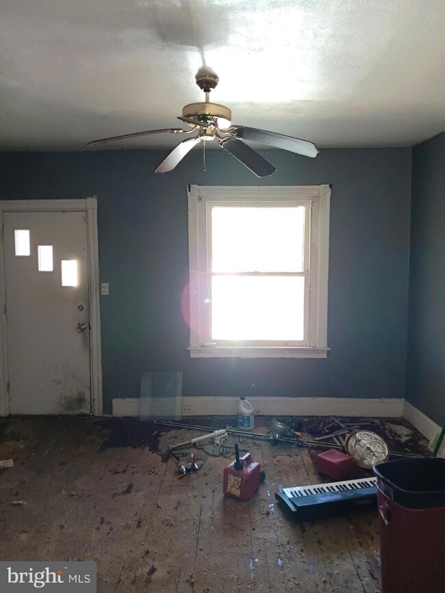 238 Pusey Ave, Darby, PA 19023 - photo 2