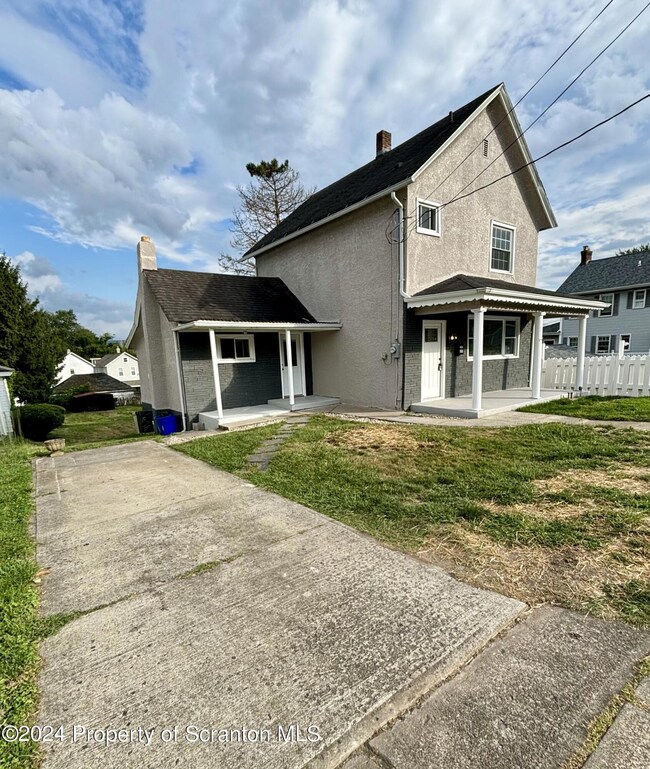 110 4th St, Olyphant, PA 18447 - photo 3