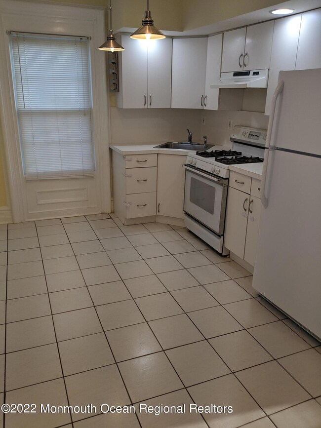 103 Main St unit 2, Keyport, NJ 07735 - photo 2