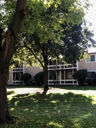 8 Arbor Way unit B, Holyoke, MA 01040 - photo 2