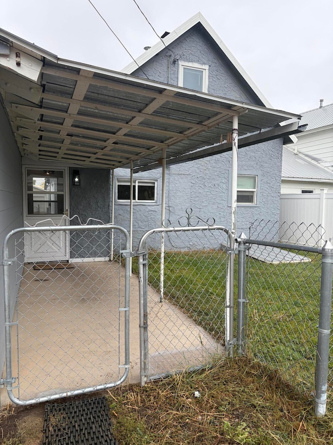 313 W Idaho St, Lewistown, MT 59457 - photo 3