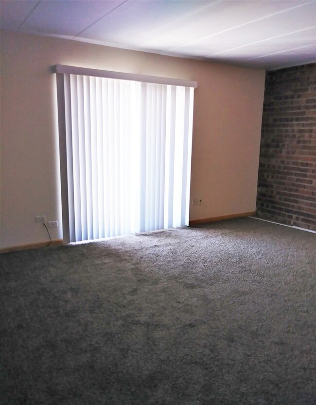 17011 Albany Ave unit 2E, Hazel Crest, IL 60429 - photo 3