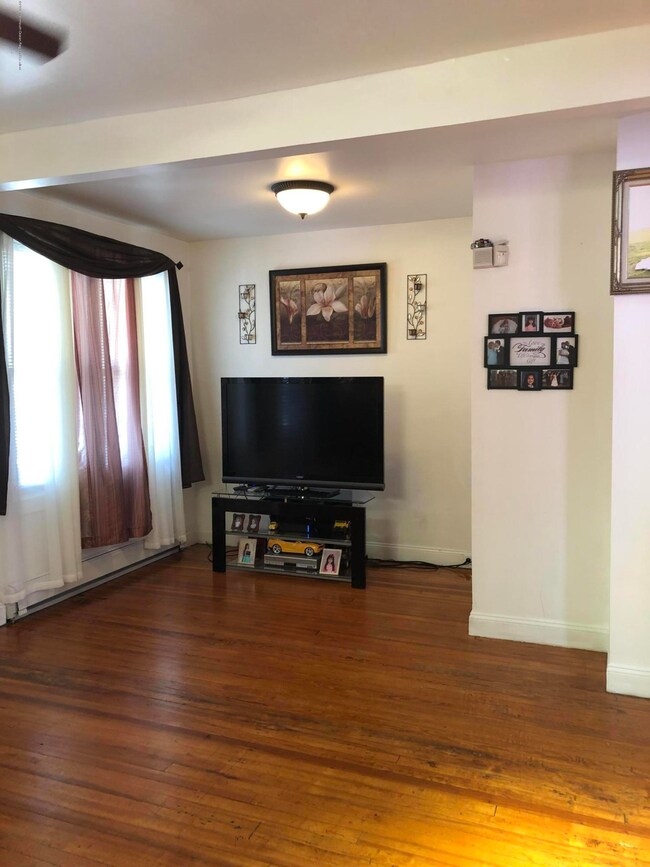 708 Raritan Ave, Perth Amboy, NJ 08861 - photo 6
