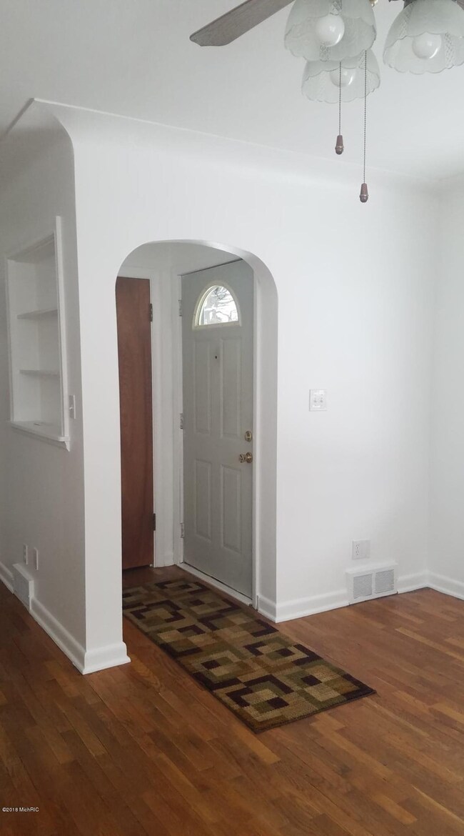 2120 Pattengill Ave, Lansing, MI 48910 - photo 6