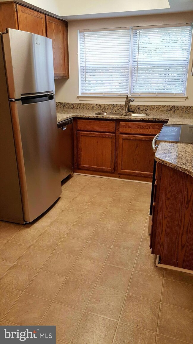 12255 Stevenson Ct unit 12255, Woodbridge, VA 22192 - photo 3