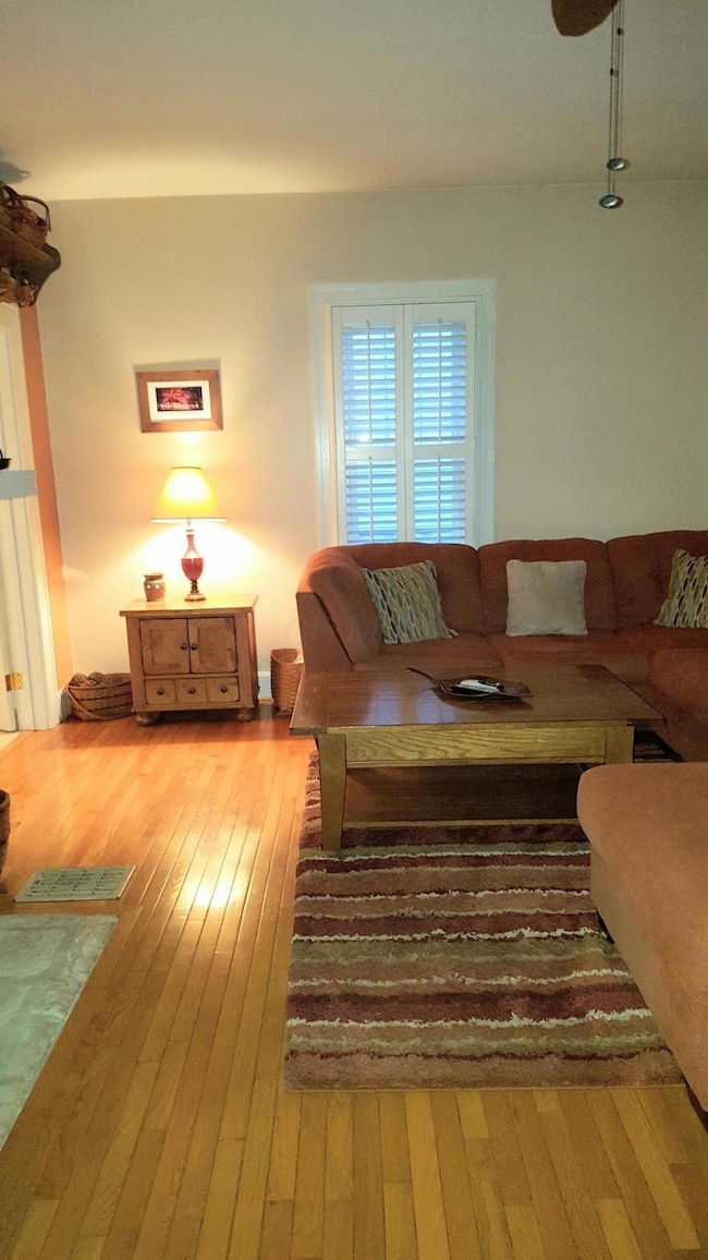 811 E Chestnut St, Lancaster, OH 43130 - photo 2