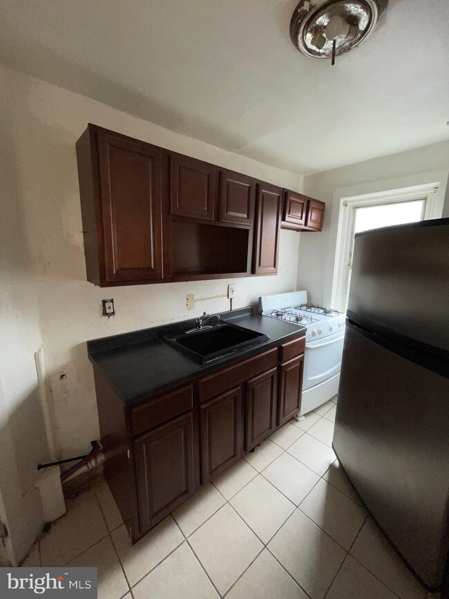 406 Darby Terrace, Darby, PA 19023 - photo 2