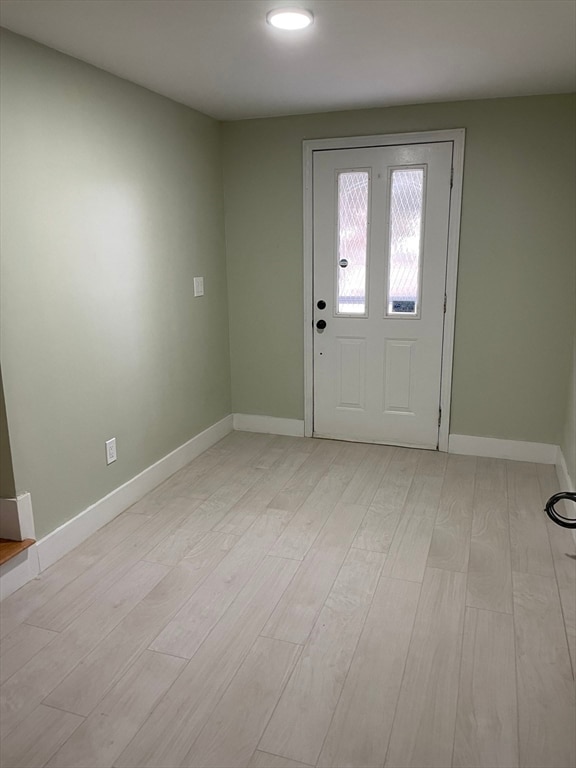 27 Pulaski St, Peabody, MA 01960 - photo 3