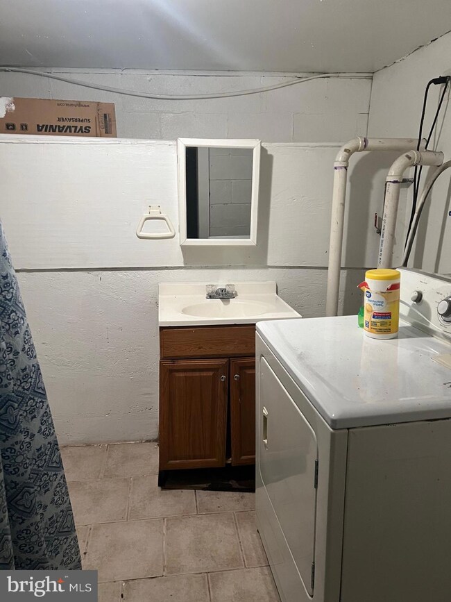 222 Barbara Dr unit + .94 ACRE LOT, Front Royal, VA 22630 - photo 4