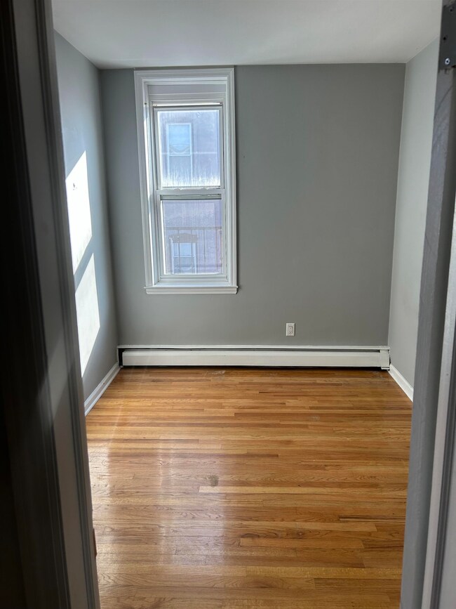581 60th St unit 8, West New York, NJ 07093 - photo 2