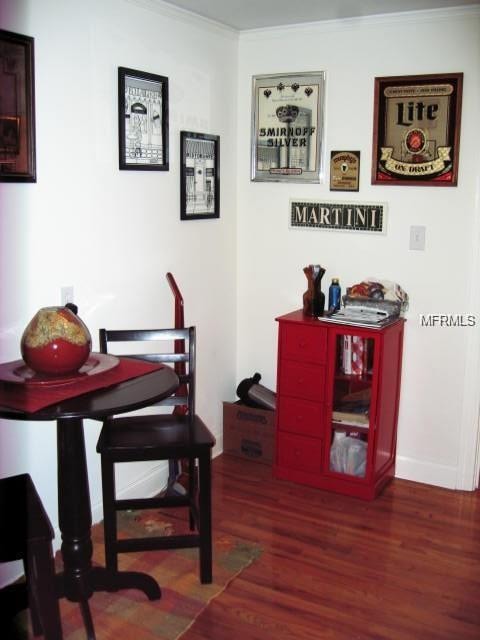 Nice Stylish Dining Area.